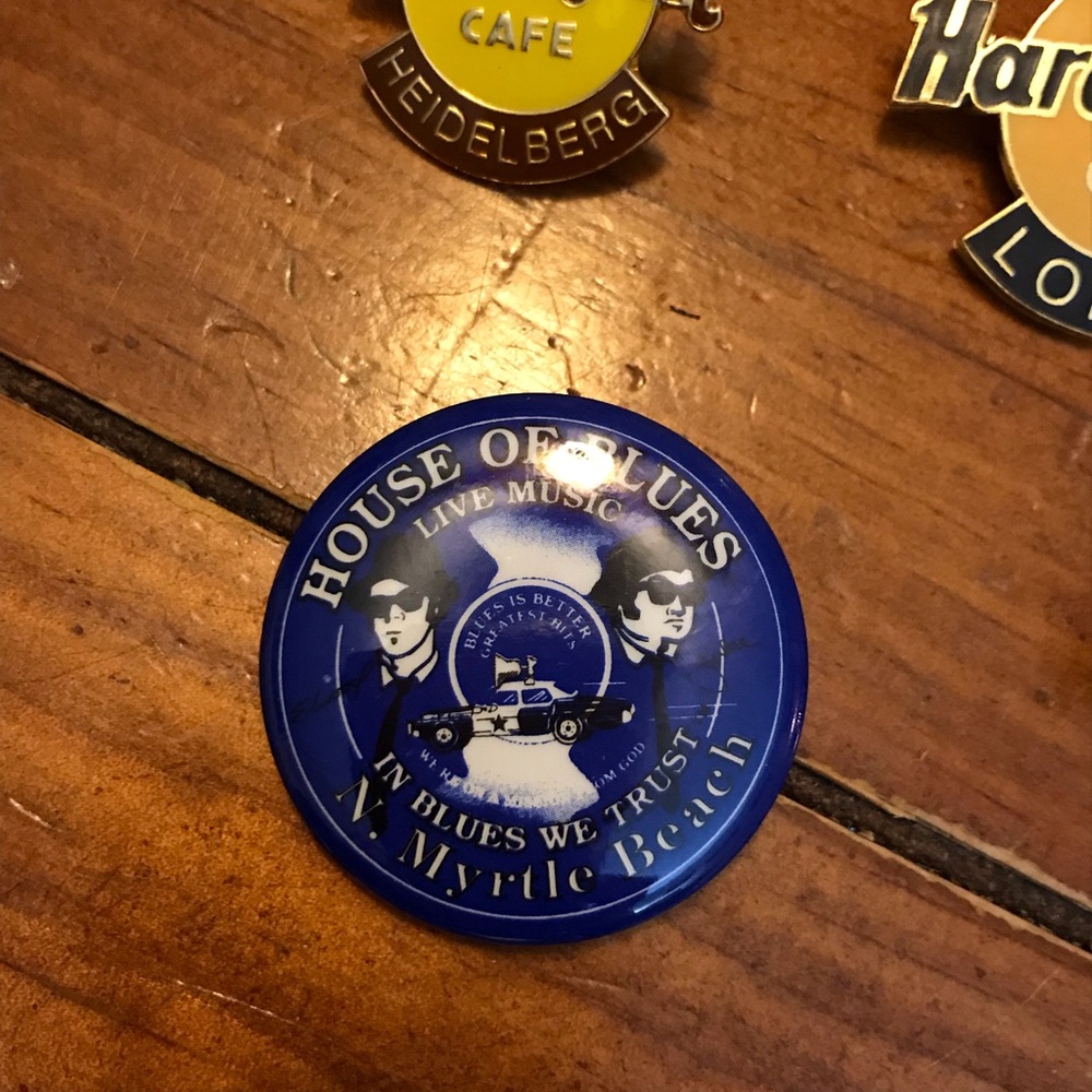 HARD ROCK CAFE PINS - Picture 5 of 5